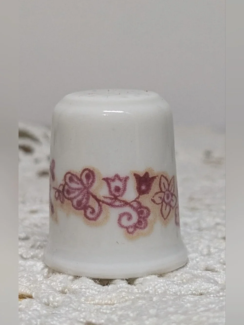 Vintage Kitka  White Porcelain Thimble w/Pink Floral Bulgaria
